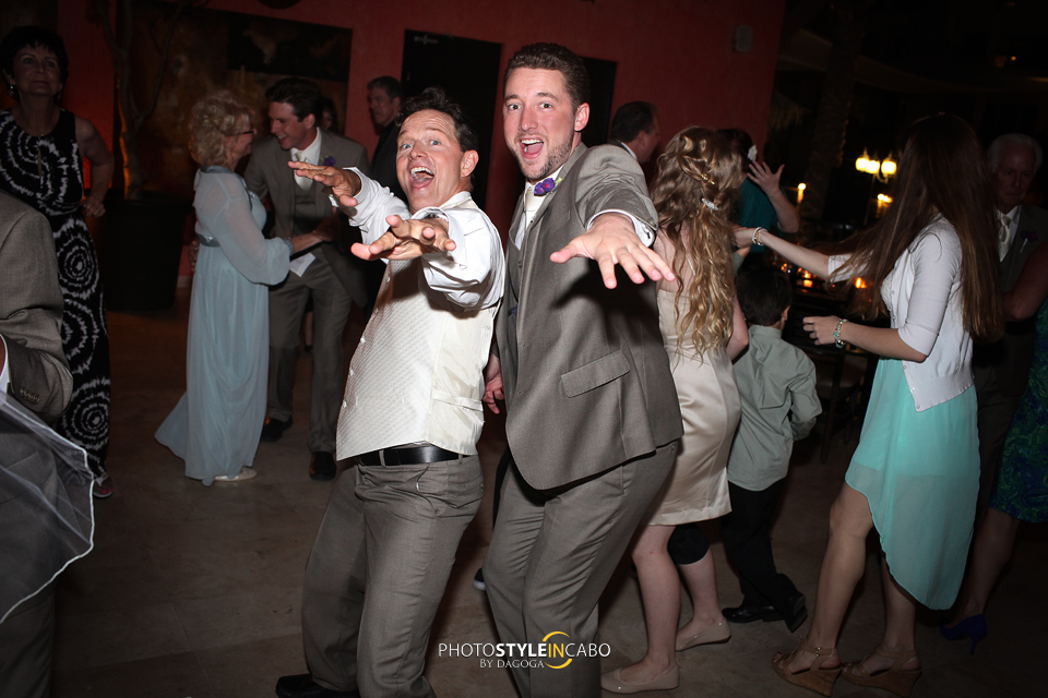 LOS CABOS WEDDING PHOTOGRAPHERS | Vicky + Craig @Casa Dorada Los Cabos